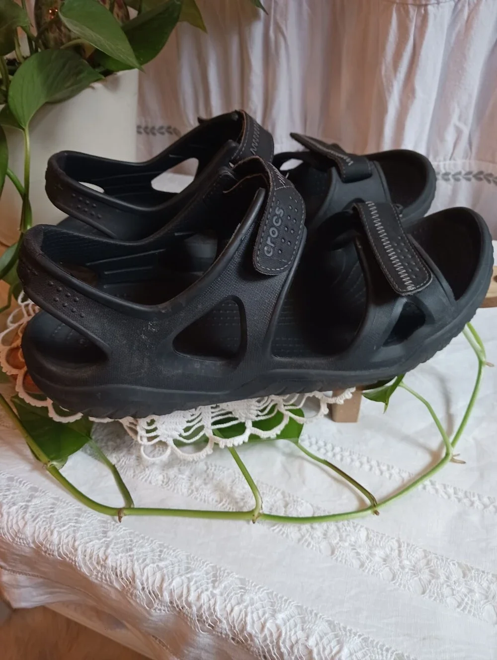 Ionic Comfort Crocs Men 11 Black Velcro Straps Good Condition Soles And Footbed